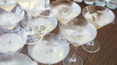 Cam Festivali duman şarapla dönen