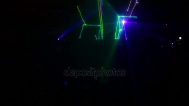 Lazer ışınları akışı gece kulübü tatile göster: