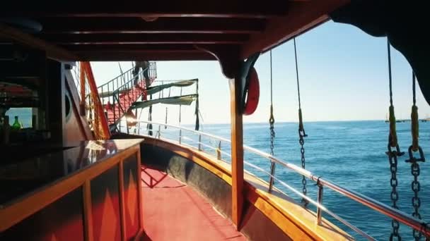 Excursión en un barco pirata en Turquía — Vídeo de stock