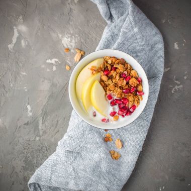 sağlıklı kahvaltı. granola