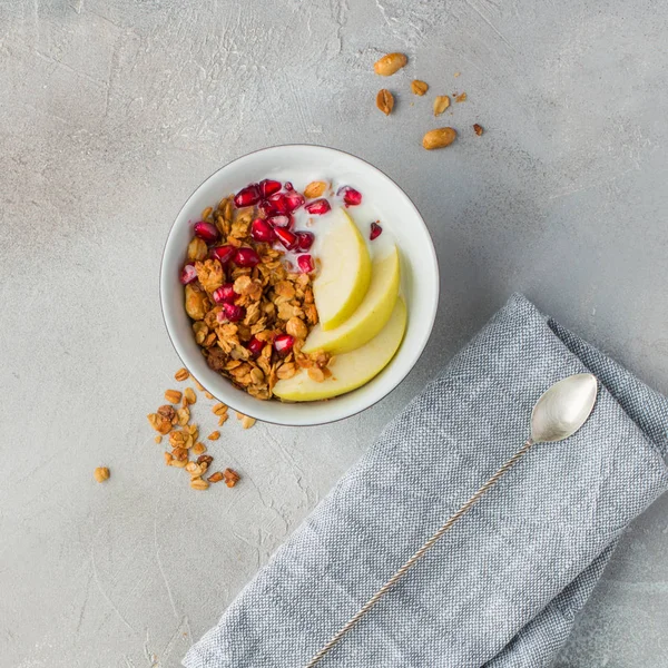 sağlıklı kahvaltı. granola