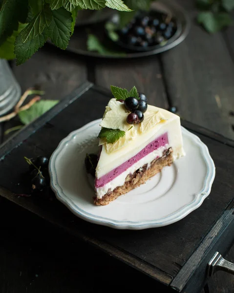 Una moderna torta di mousse — Foto Stock