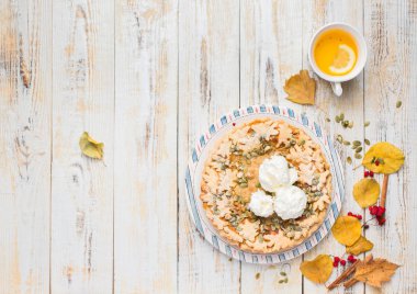 Sonbahar arka plan ile kabak pasta dondurma ile