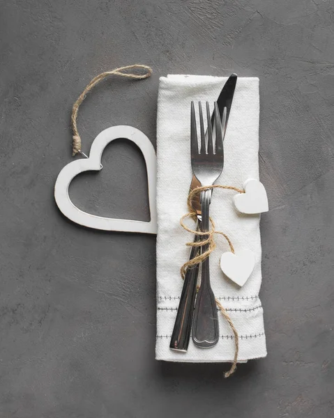 Fondo Comida San Valentín Boda Con Cinta Roja Corazones Tenedor — Foto de Stock