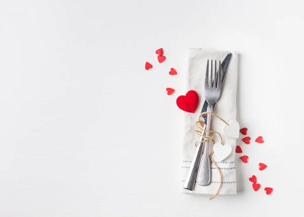 Fondo Comida San Valentín Boda Con Cinta Roja Corazones Tenedor — Foto de Stock