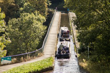 Llangollen Canal at Chirl Aqueduct  clipart