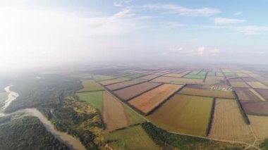 Nehri üzerinde uçan, sayfa görünümü
