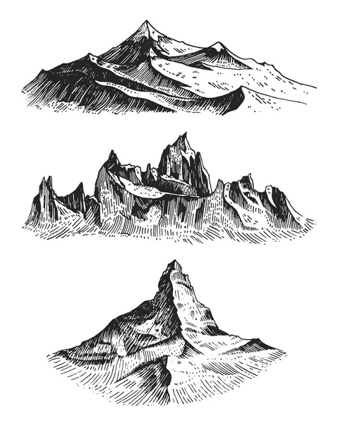 Gran conjunto de picos de montañas, vintage, de aspecto antiguo dibujado a mano, boceto o estilo grabado, diferentes versiones para el senderismo, escalada . — Archivo Imágenes Vectoriales