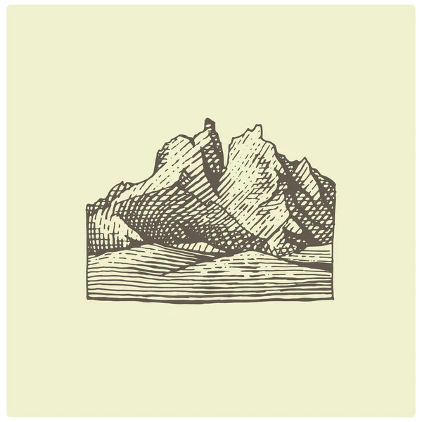 Eingraviertes Vintage-Logo mit handgezeichneten Bergen, Skizzenstil, altmodisches Retro-Abzeichen für Nationalparks und Zelt-, Berg- und Wanderthemen — Stockvektor