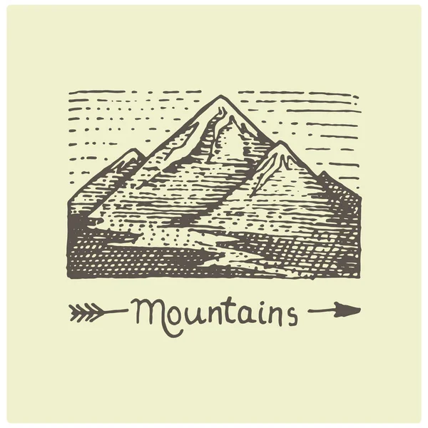 Logo vintage gravé avec des montagnes dessinées à la main, style croquis, badge rétro ancien pour parcs nationaux et camping, thème alpin et randonnée — Image vectorielle