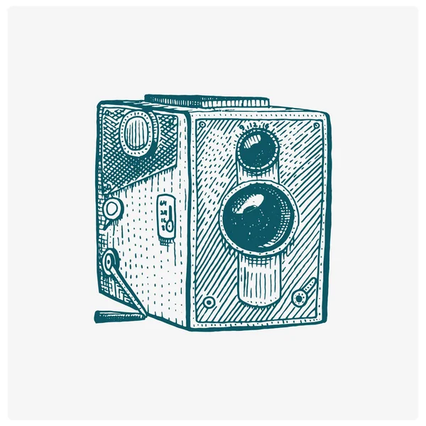 Fotofilm oder Filmkamera Vintage, graviert, handgezeichnet im Skizzen- oder Holzschnitt-Stil, alt aussehendes Retro-Objektiv, isolierte vektorrealistische Illustration — Stockvektor