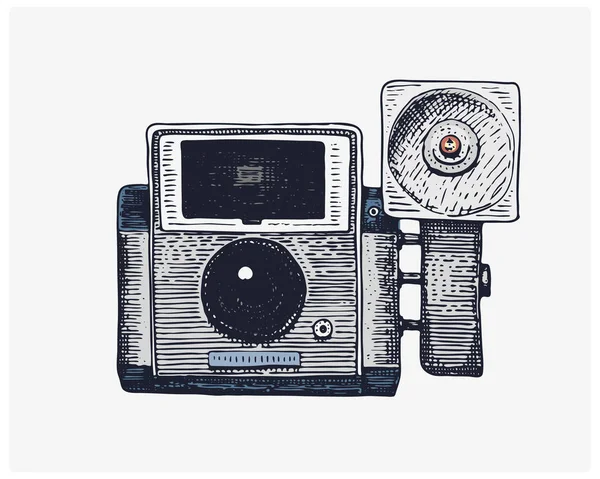 Photo camera vintage, engraved hand drawn in sketch or wood cut style, old looking retro lens, isolated vector realistic illustration — Stock Vector