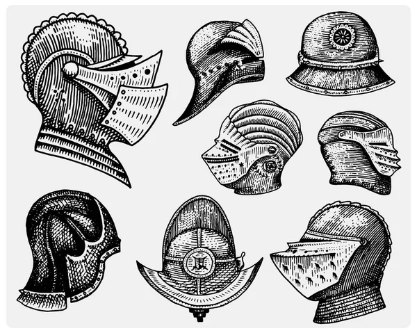 Set mittelalterlicher Helme für Ritter oder Könige, Vintage, handgraviert im Skizzen- oder Holzschnitt-Stil, altmodisch anmutende Retro-Römer. — Stockvektor