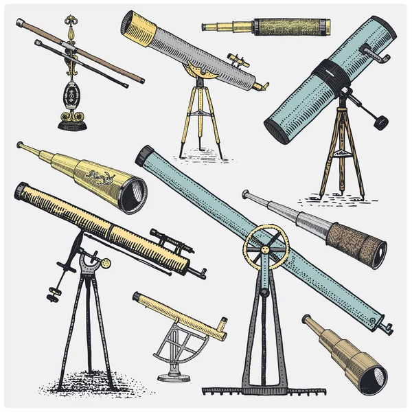 Conjunto de instrumentos astronómicos, telescopios oculares y binoculares, cuadrante, sextante grabado en estilo vintage dibujado a mano o corte de madera, gafas de dibujo antiguas — Vector de stock
