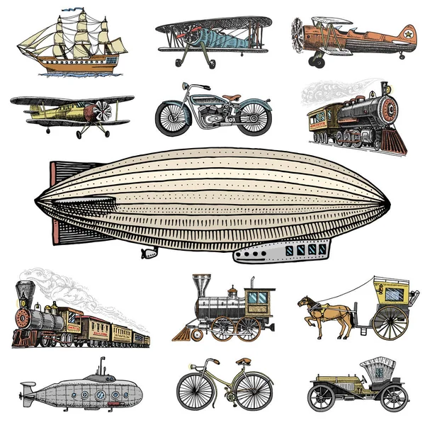 Підводний човен, човен і автомобіль, мотоцикл, візок для коней. дирижабль або дирижабль, повітряна куля, літаки кукурудза, локомотив. гравірована рука намальована в старовинному стилі ескізу, транспортування старовинних пасажирів . — стоковий вектор