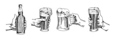 Bira bardağı, bardak ya da bir şişe Oktoberfest. Eski bir skeç ve web için klasik tarzda çizilmiş mürekkep el yazısı, parti ya da bar menüsüne davetiye. tasarım ögesi beyaz arkaplanda izole edildi.