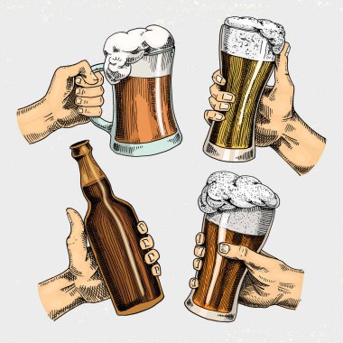 Bira bardağı, bardak ya da bir şişe Oktoberfest. Eski bir skeç ve web için klasik tarzda çizilmiş mürekkep el yazısı, parti ya da bar menüsüne davetiye. tasarım ögesi beyaz arkaplanda izole edildi.