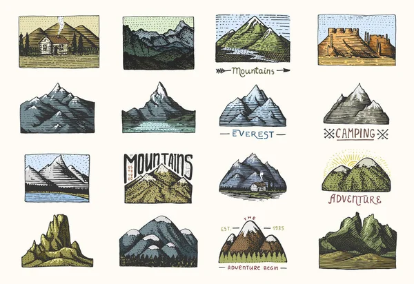 Conjunto de grabados vintage, dibujado a mano, viejo, etiquetas o insignias para acampar, senderismo, caza con picos de montaña, de sur a norte — Archivo Imágenes Vectoriales