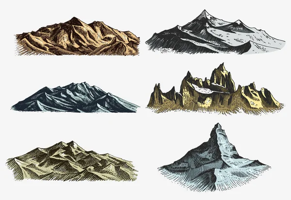 ヴィンテージでは、古い drawh スケッチ スタイルの異なるバージョンと色手に山ピークを持つ彫刻のセット — ストックベクタ