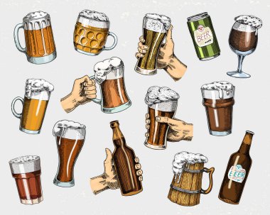 Bira bardağı, bardak ya da bir şişe Oktoberfest. Eski bir skeç ve web için klasik tarzda çizilmiş mürekkep el yazısı, parti ya da bar menüsüne davetiye. tasarım ögesi beyaz arkaplanda izole edildi.