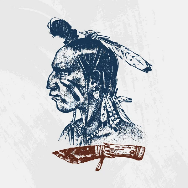 Tradiciones nacionales americanas e indias. Cuchillo y hacha, herramientas e instrumentos. mano grabada dibujada en boceto viejo. un hombre con plumas en la cabeza. emblema o logotipo . — Vector de stock