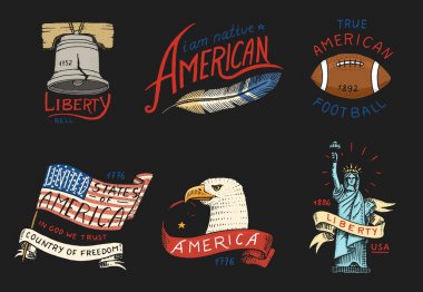 Kızılderili küme. eski, etiket veya kamp, hiking, avcılık için rozetleri. heykel ve bell özgürlük ya da özgürlük, bayrak, kartal ve kırmızı topla Hint derisi yüzülmüş. oyulmuş elle çizilmiş eski kroki.