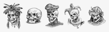 İnsan kafatası. Ölü Kızılderili, zırhlı şövalye, denizci ya da klasik tarzda soytarı. Dövme için eski okul eskizi. Tişört için monokrom El oymalı retro rozet.