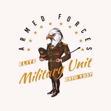 Kel kartal karakteri. Askeri üniformalı adam. Amblem, etiket ya da logo, poster pankartı ya da tişört için elle çizilmiş eski monokrom çizimi. Hipster tarzı hayali bir yaratık..