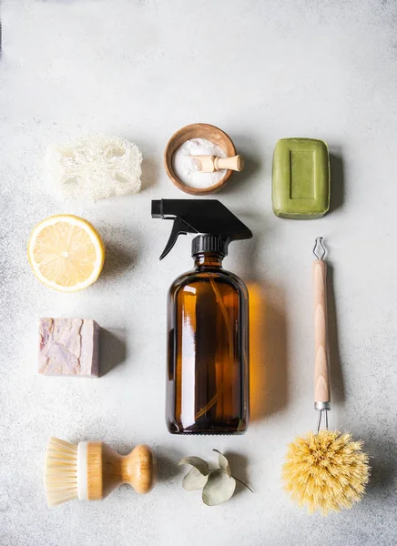 Flat lay zero waste home cleaning concept. Various items and ingredients for eco home cleaning. Copy space. Top view — Stock Photo, Image