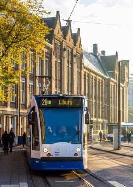 Amsterdam Merkez İstasyonu tramvay