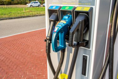 elektrikli araç fiş için şarj noktası