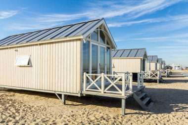 Kijkduin beach, Hollanda - 25 Ağustos 2016: tatil plaj kulübe
