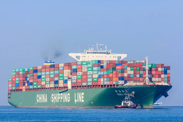 Rotterdam Limanı büyük konteyner gemisi