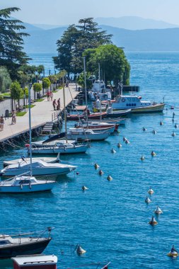 Meşgul Garda Gölü tekne liman