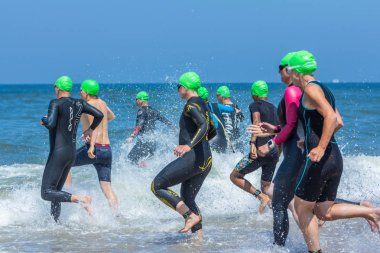 Çapraz bir triatlon atletleri