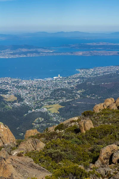 La splendida cima del Monte Wellington che domina Hobart e la costa meridionale — Foto Stock