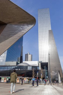 Rotterdam, Hollanda - 7 Nisan 2018: modern binalar ve mimari Hollanda Rotterdam şehir şehir merkezinde