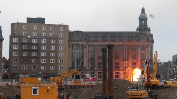 荷兰阿姆斯特丹 2020年1月13日 阿姆斯特丹中央车站对面的阿姆斯特丹酒店附近发生瓦斯大火 — 图库视频影像