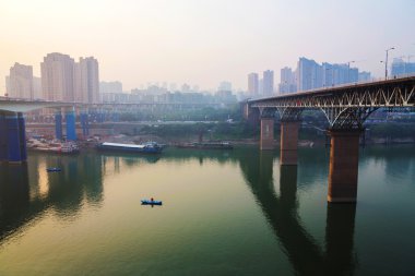 Günbatımı Yangtze üzerinde