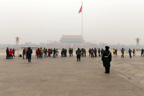 Turistas na Praça Tiananmen — Fotografia de Stock
