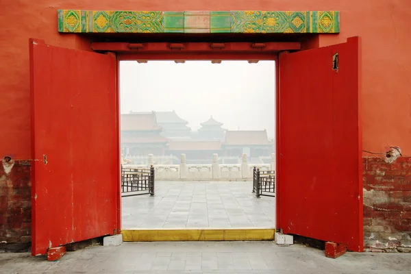 Portas vermelhas em Beijing — Fotografia de Stock