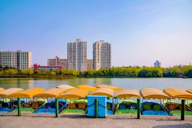 bir göl ve Şangay'daki tekne Park