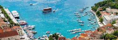 Hvar Adası'nın panoramik görünüm