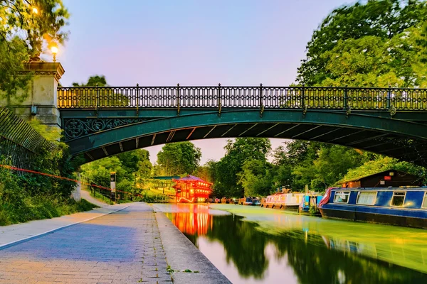 Regents park canal at night — Stock Photo, Image