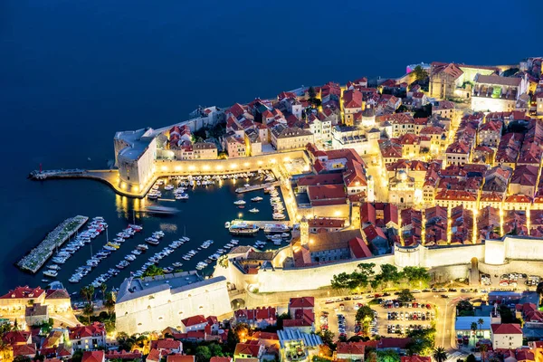 Letecký pohled na staré město Dubrovník se Chabor — Stock fotografie