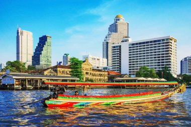 Chao Phraya Nehri üzerinde tekne