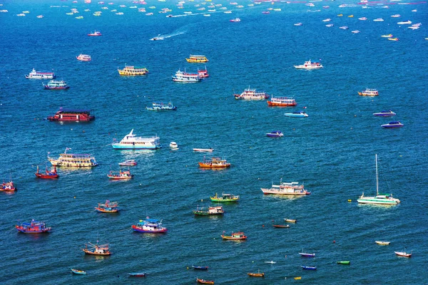 Weergave van boten in de zee — Stockfoto