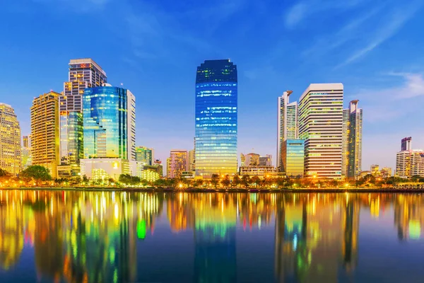 Vue de l'architecture du quartier financier de Bangkok — Photo