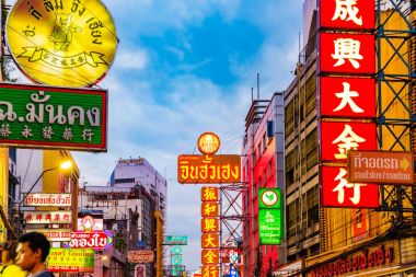 Bangkok Chinatown dükkan ve Restoran işaretleri