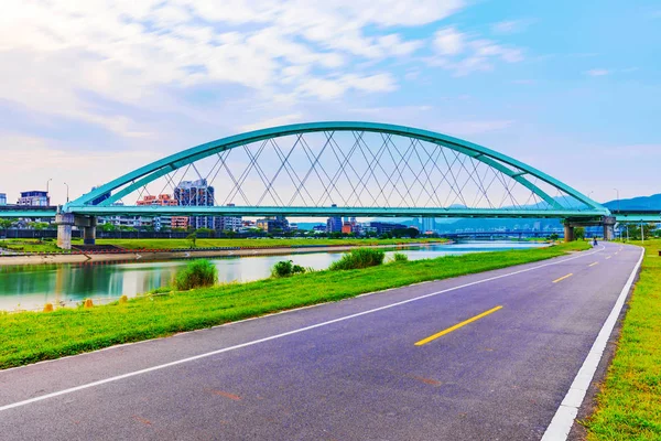 Blick auf die Halbmondbrücke — Stockfoto